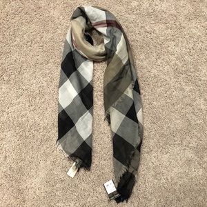Authentic Burberry Mega Check Scarf
